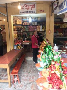 cua-hang-le-nguyet-den-ba-chua-kho